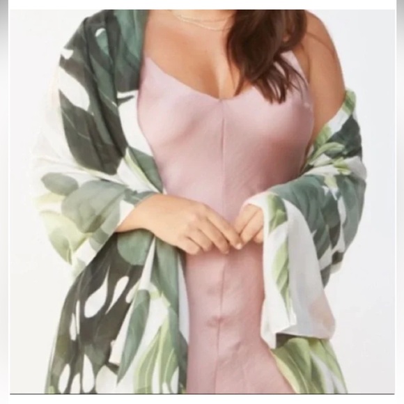 Virginia Wolf Multi Wear Wrap - Picture 13 of 15